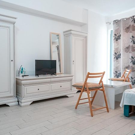 Bright Apartments Mamaia Nord Buitenkant foto
