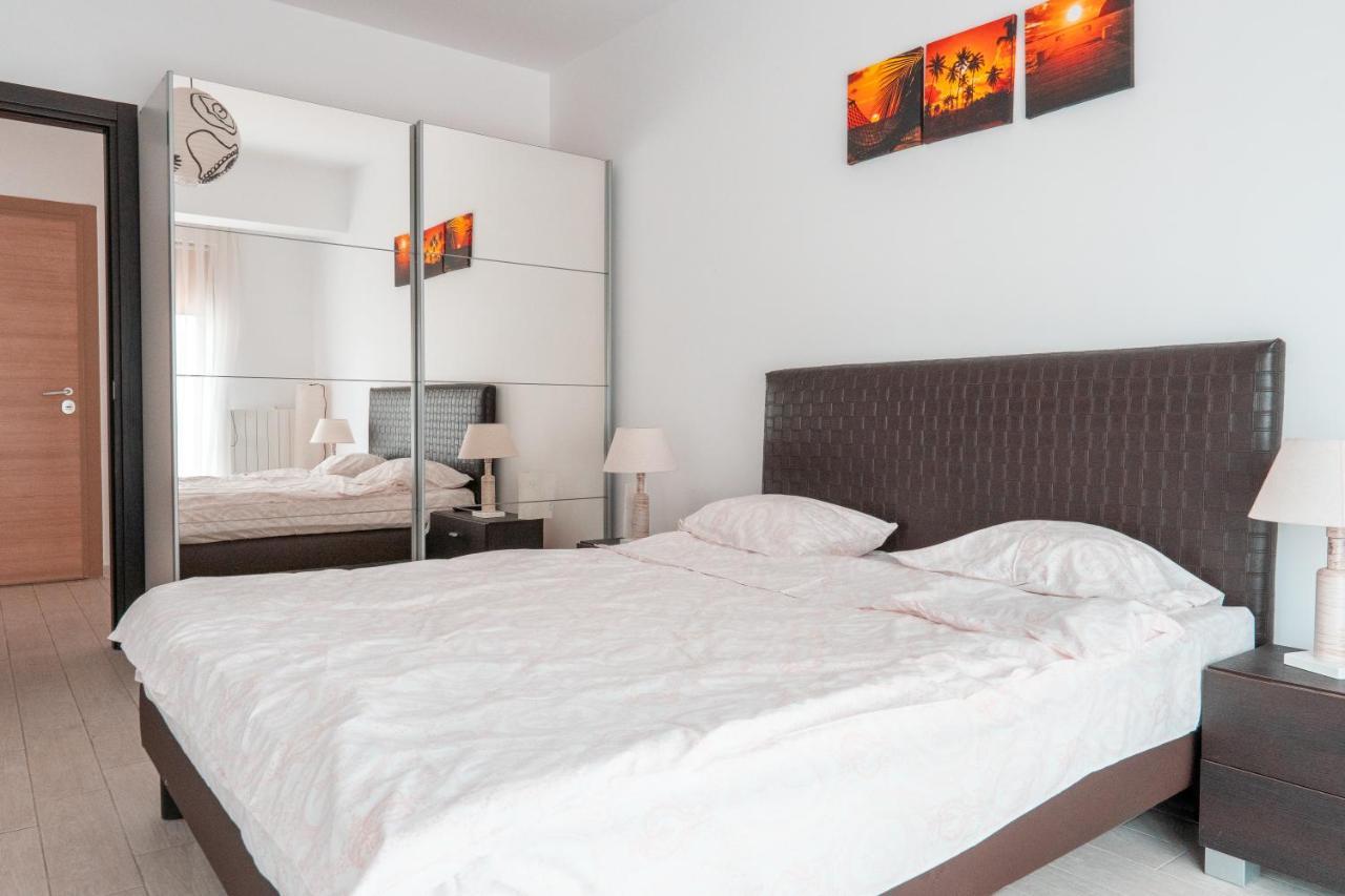 Bright Apartments Mamaia Nord Buitenkant foto