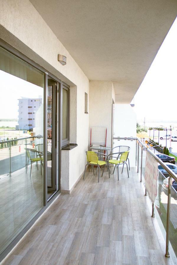 Bright Apartments Mamaia Nord Buitenkant foto