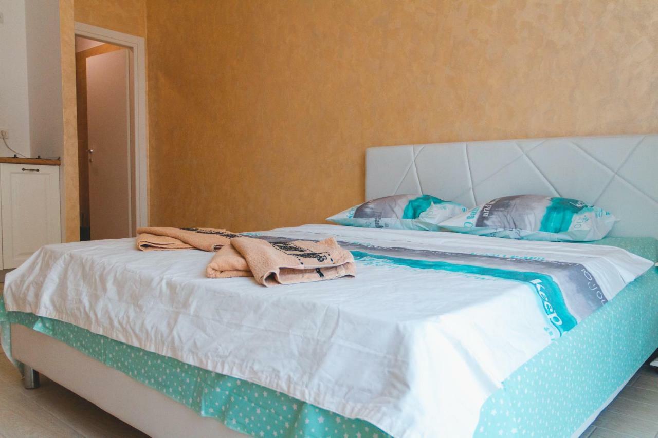 Bright Apartments Mamaia Nord Buitenkant foto